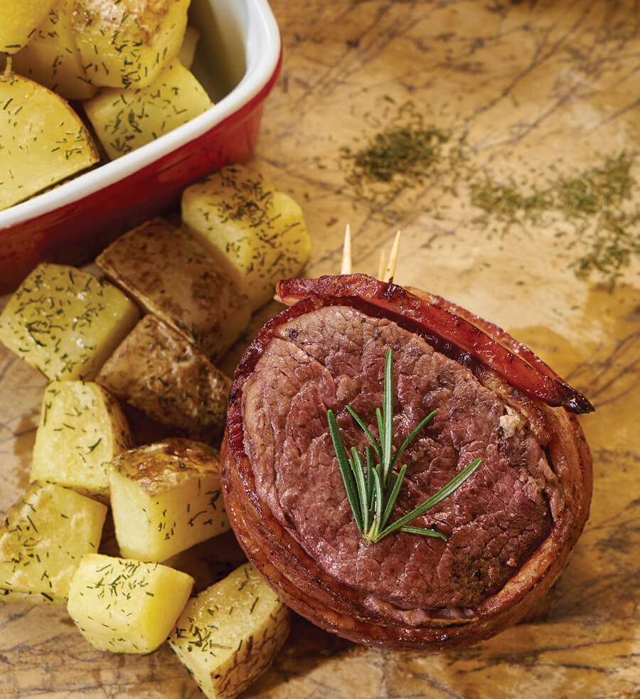 Filet mignon con papas al eneldo